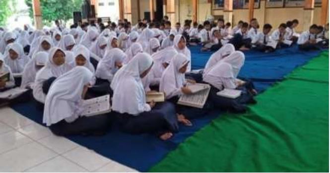 Membangun Karakter Lewat Islamic Study Club di SMP Negeri 8 Magelang