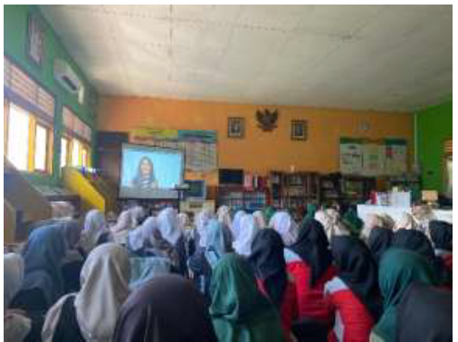 Video Edukasi Tingkatkan Pengetahuan Remaja Putri soal Keputihan