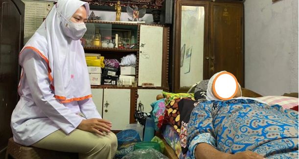 Triyana Ermawati Teliti Relaksasi Terbimbing untuk Atasi Kecemasan Pasien Ulkus Diabetik